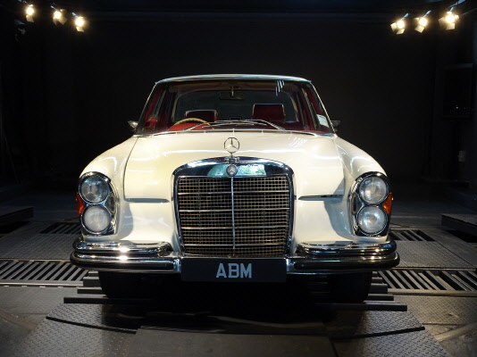 [SOLD] 1967 MERCEDES 250S