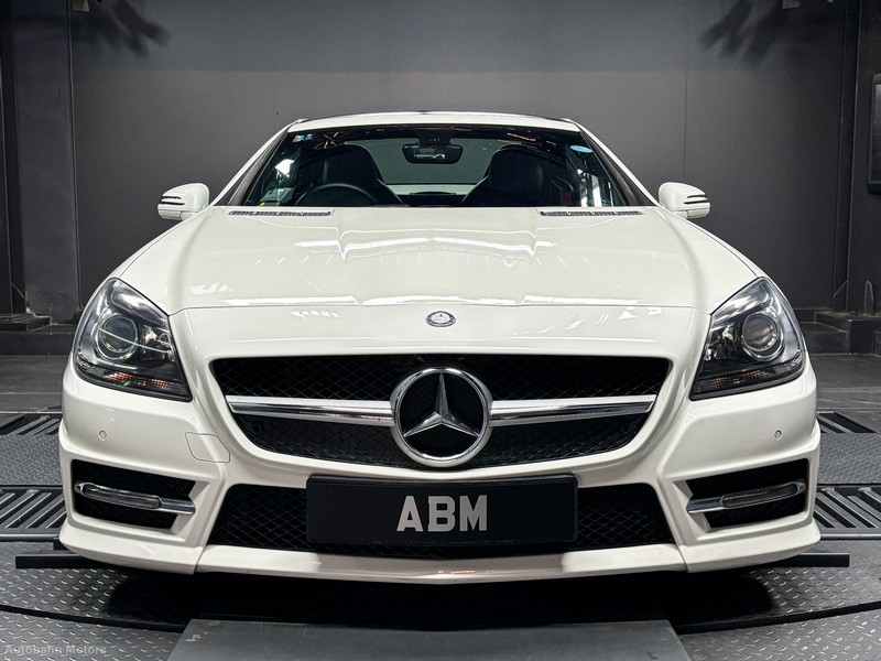 [SOLD] 2015 MERCEDES SLK200 AMG LINE