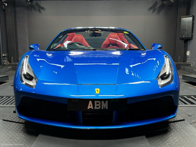 [SOLD] 2018 FERRARI 488 SPIDER