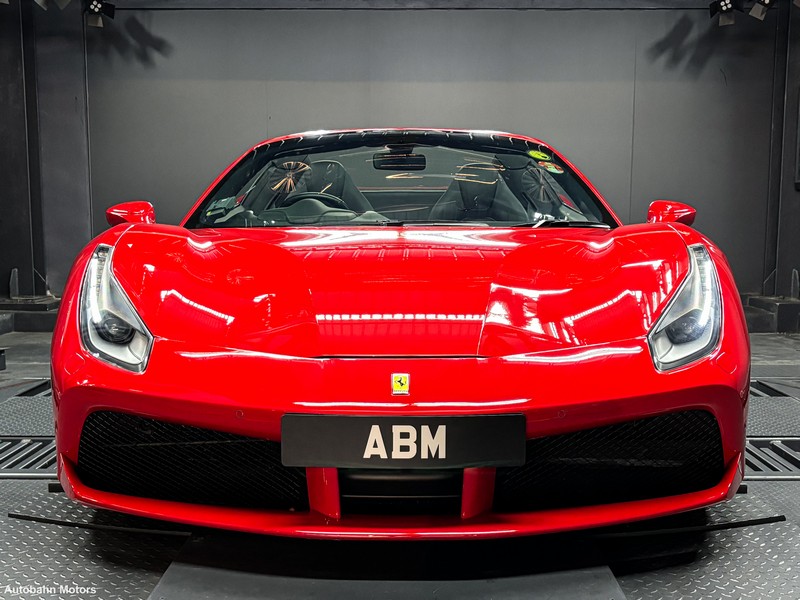 [SOLD] 2018 FERRARI 488 SPIDER